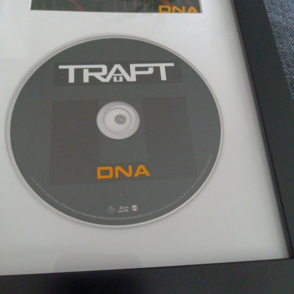 Trapt DNA signed framed CD - Picture 3 of 5